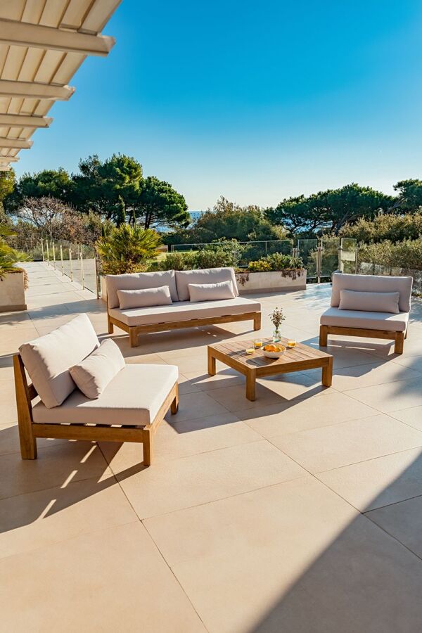 Mobilier détente en bois exotique