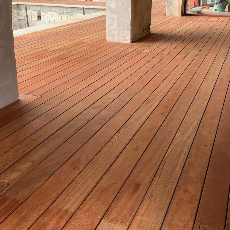 Planche en bois tropical
